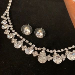 Diamond like 16 inch necklace and earrings set Great for formal prom homecomings